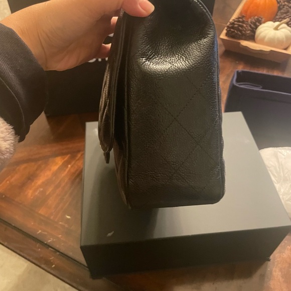 Caviar Jumbo Single Flap with Silver hardware - Picture 6 of 9